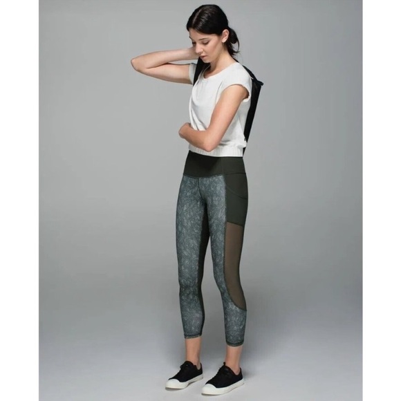 Lululemon High Times Pant *Luxtreme (Mesh) Sz 6 - Picture 15 of 16